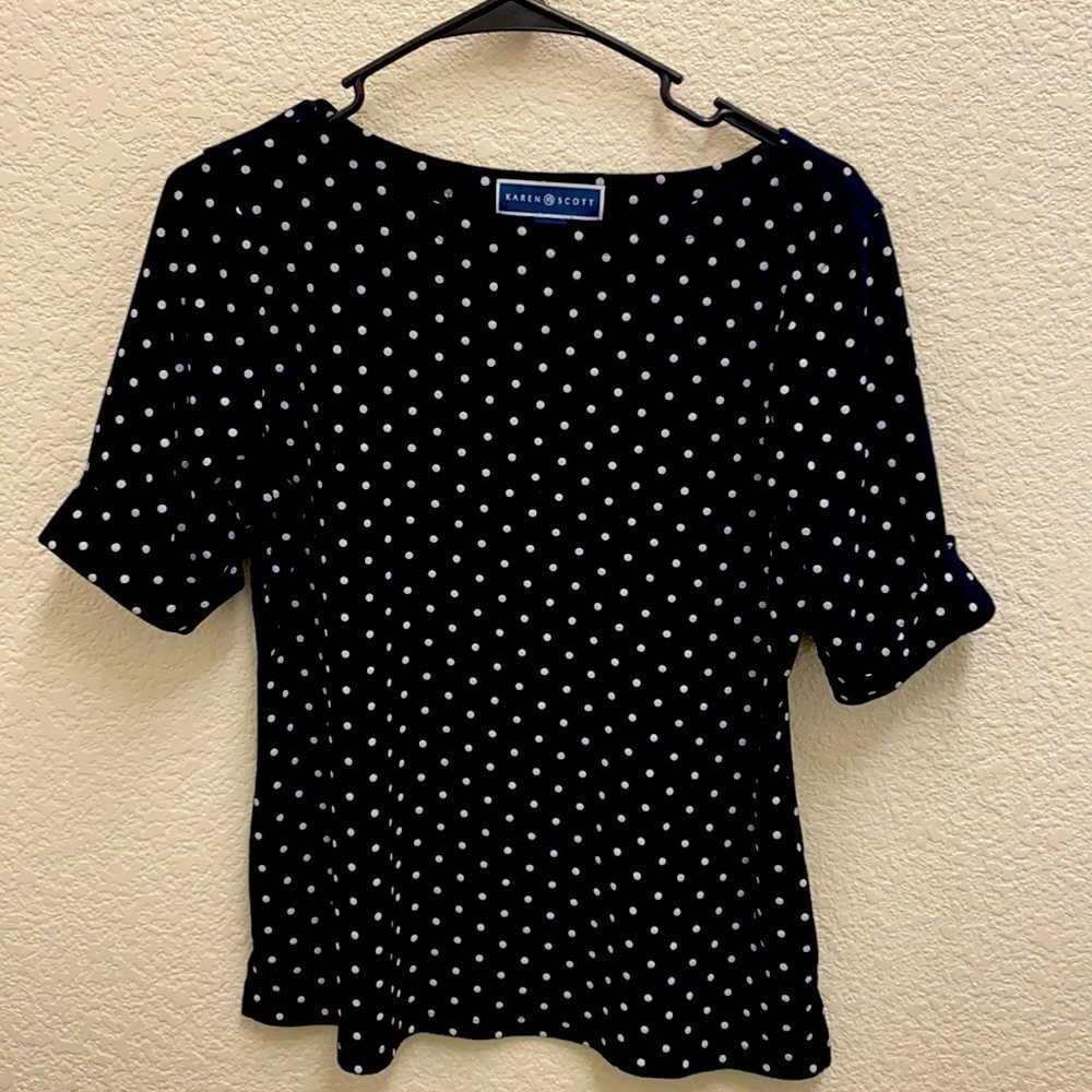 Karen Scott medium black polka dot short sleeve top